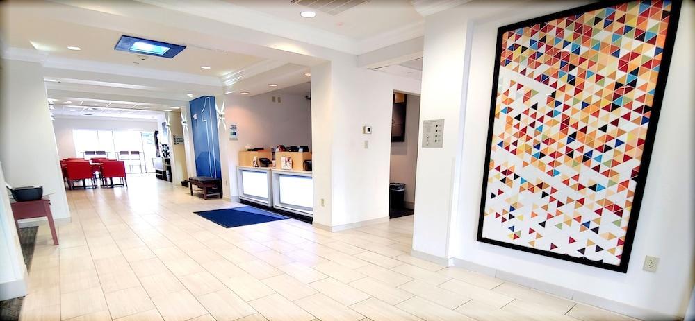 Holiday Inn Express & Suites Clear Spring By Ihg Esterno foto