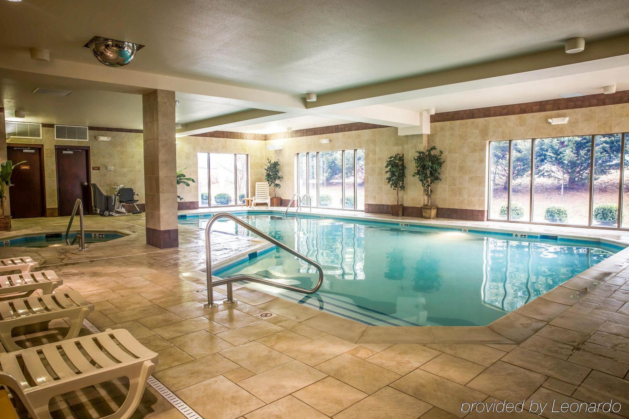 Holiday Inn Express & Suites Clear Spring By Ihg Esterno foto