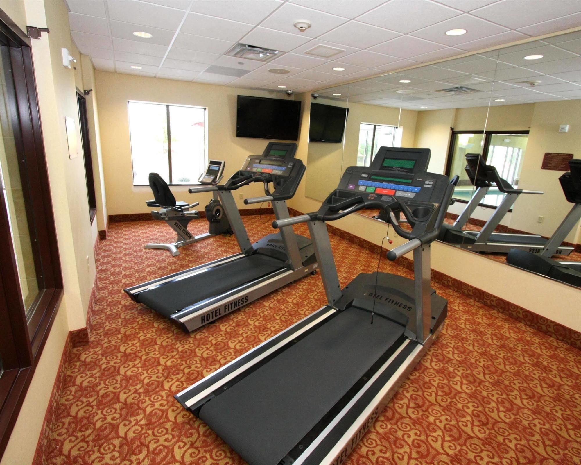 Holiday Inn Express & Suites Clear Spring By Ihg Esterno foto